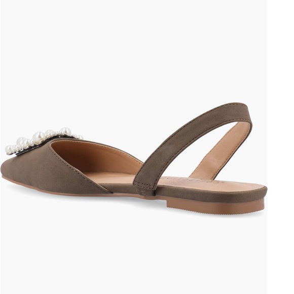 Journee Collection Hannae Slingback Flat - Picture 2 of 8
